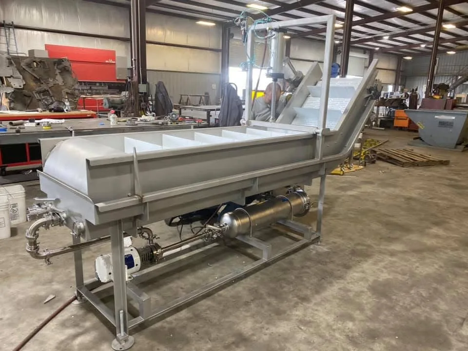 Sanitary wash flume conveyor — FabTek Industries