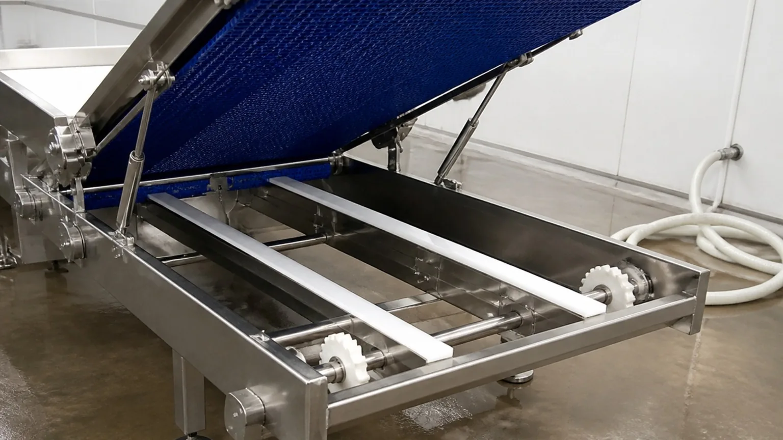 Sanitary Conveyors fabricated by FabTek Industries